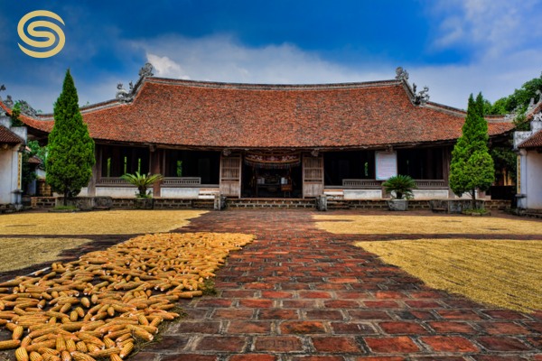 Duong Lam Ancient Village